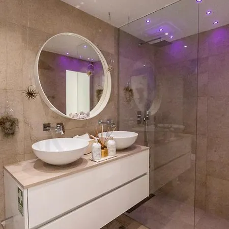 Little Townsuite Апартаменти Фуншал